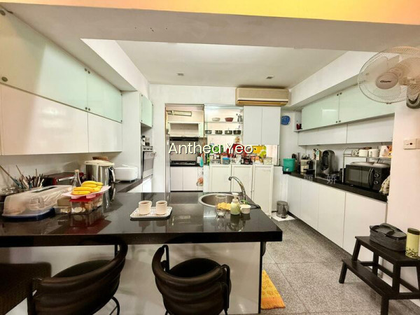 CAVENAGH COURT photo 6