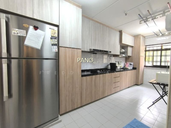 181 STIRLING ROAD photo 3
