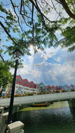 THE RIVERSIDE PIAZZA 7