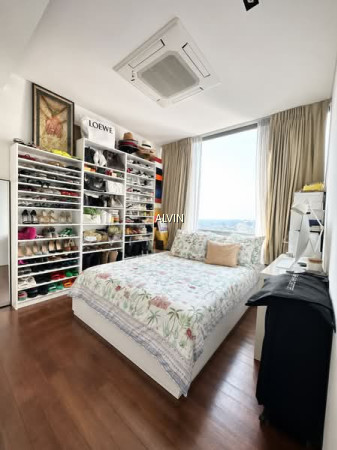 RARE HIGH-FLOOR 3BR LUXURIOUS FREEHOLD CONDOMINIUM WITH PRIVATE LIFT NEAR ORCHARD (DISTRICT 10) photo 4
