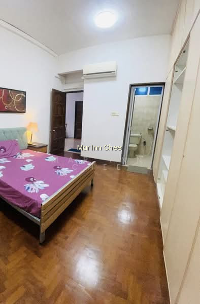 7B LOR 9 GEYLANG MASTER BEDROOM image 1 of 9