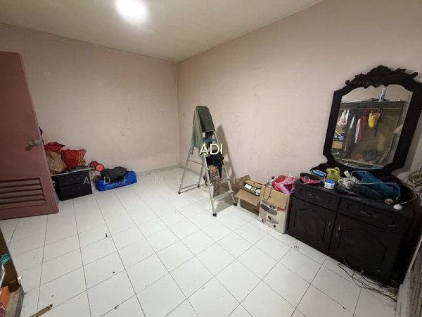 111 TECK WHYE LANE photo 6