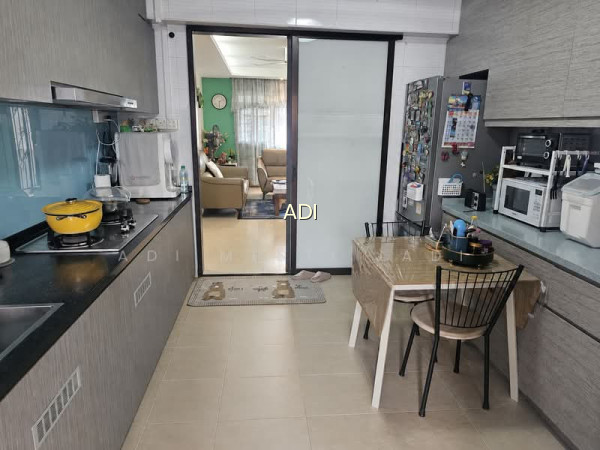 664 WOODLANDS RING ROAD photo 4
