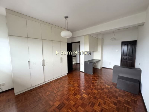 SHERWOOD TOWERS photo 3