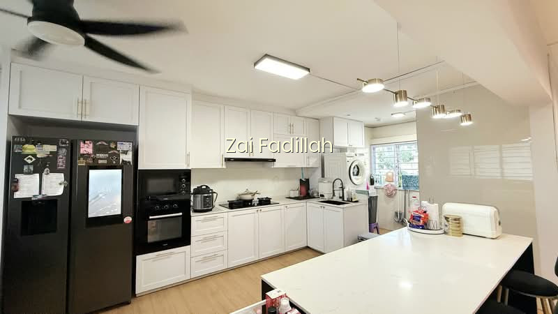 547 JURONG WEST STREET 42 photo 3