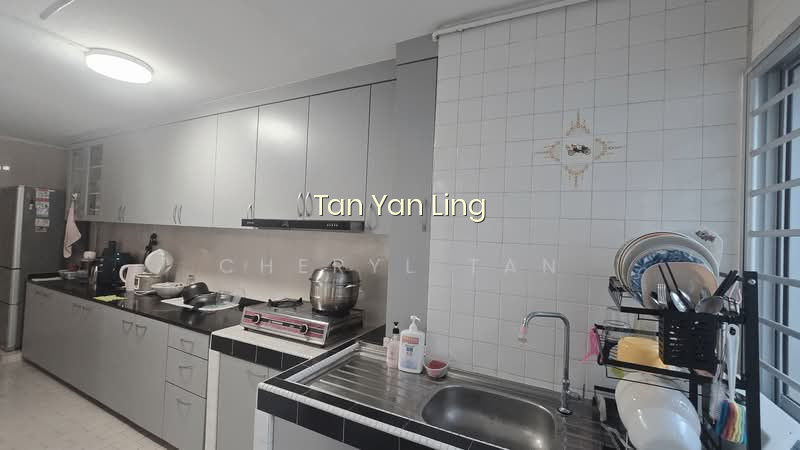 215 SERANGOON AVENUE 4 photo 2