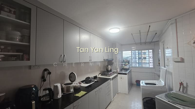 215 SERANGOON AVENUE 4 photo 3