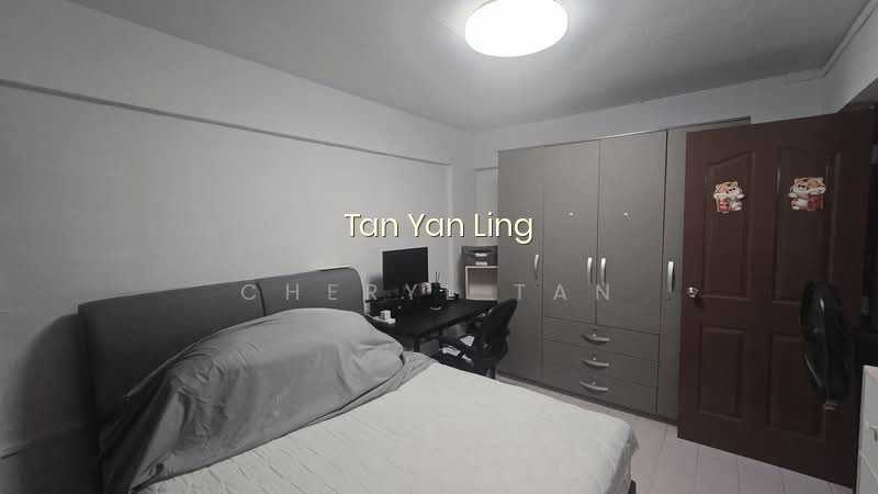 215 SERANGOON AVENUE 4 photo 5