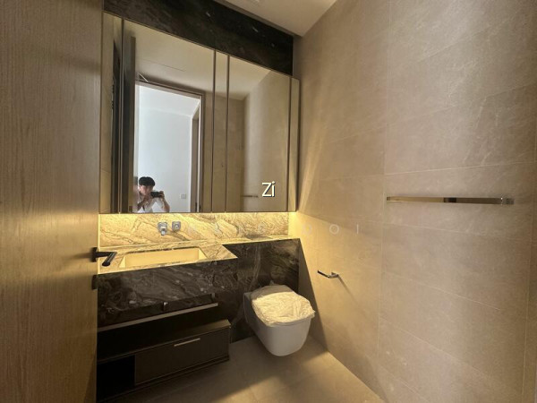 THE AVENIR 7