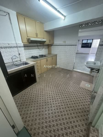 VERY HIGH FLOOR HDB FOR SALE - 9-MIN WALK TO BEDOK MRT! photo 2