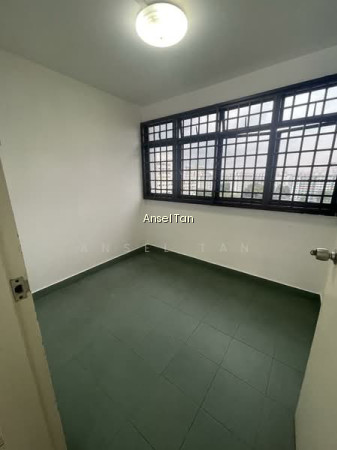 VERY HIGH FLOOR HDB FOR SALE - 9-MIN WALK TO BEDOK MRT! photo 3