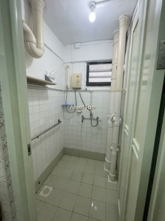 VERY HIGH FLOOR HDB FOR SALE - 9-MIN WALK TO BEDOK MRT! photo 4