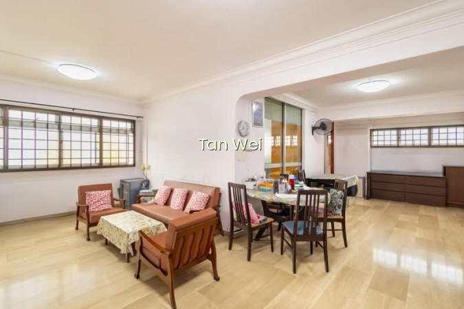 371 TAMPINES STREET 34 photo 3