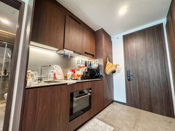 MIDTOWN MODERN 9