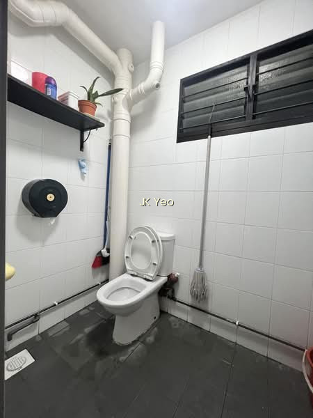 635 HOUGANG AVENUE 8 image 1 of 9