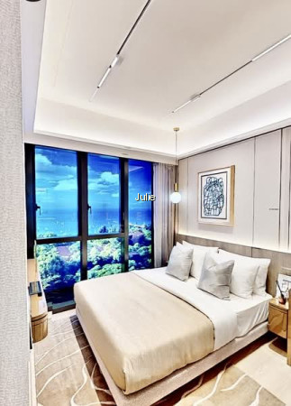 PREMIUM SEAVIEW UNIT WITH EXCEPTIONAL UPSIDE POTENTIAL photo 3