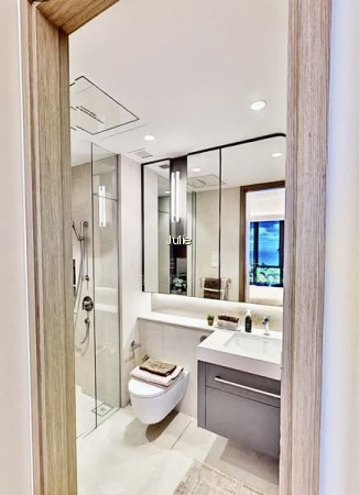 PREMIUM SEAVIEW UNIT WITH EXCEPTIONAL UPSIDE POTENTIAL photo 5