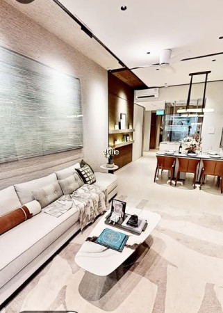 RARE SEAFRONT LIVING | MRT@DOORSTEP|EXCEPTIONAL UPSIDE POTENTIAL photo 3