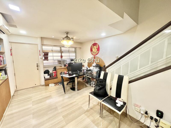 856C TAMPINES STREET 82