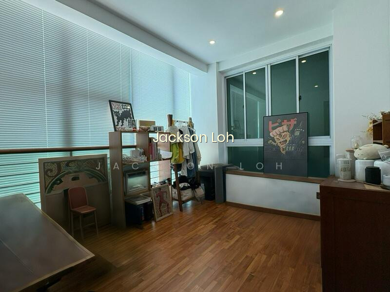 MACKENZIE REGENCY 8