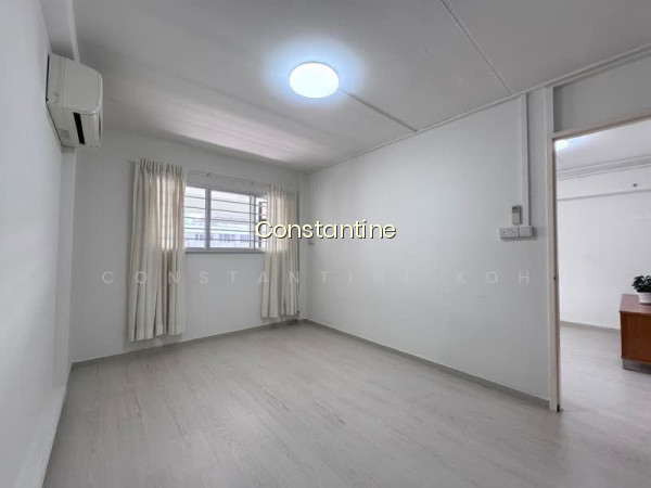 894A TAMPINES STREET 81 photo 2
