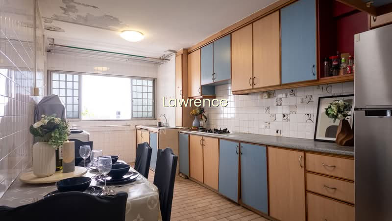 223 SERANGOON AVENUE 4 photo 6