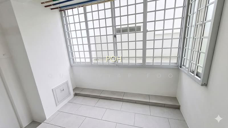 72 CIRCUIT ROAD photo 3