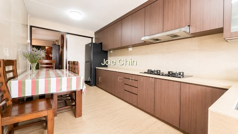 7 LORONG LEW LIAN