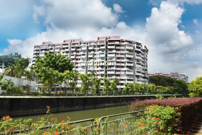 LAKEPOINT CONDO