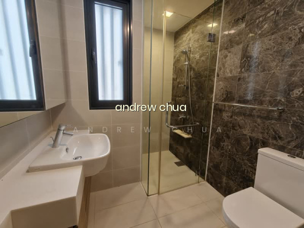 THE LAKEFRONT RESIDENCES photo 5
