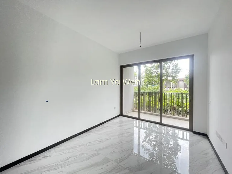 Pasir Ris 8 image 1 of 10
