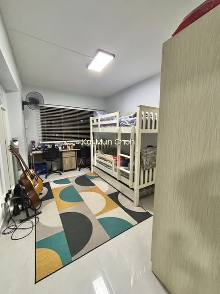 338 SEMBAWANG CRESCENT image 1 of 9