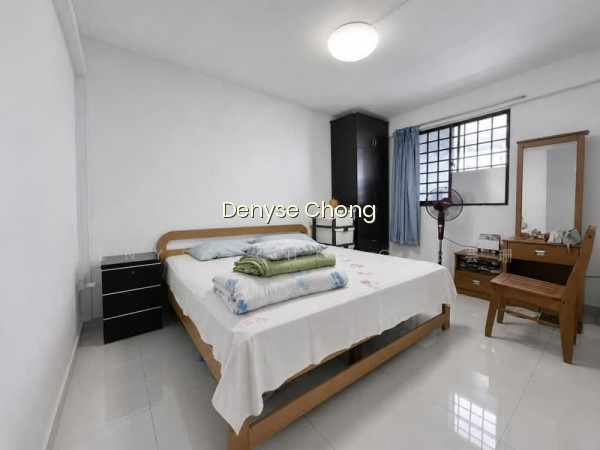 215 BOON LAY PLACE photo 5
