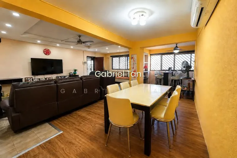 C.h.e.a.p | High Floor | 5-Room Corner Unit | Almost Private Lift HDB Rare image 1 of 10