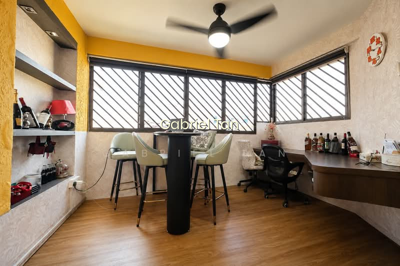 C.H.E.A.P | HIGH FLOOR | 5-ROOM CORNER UNIT | ALMOST PRIVATE LIFT HDB RARE photo 3