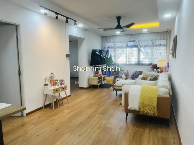 953 Hougang Avenue 9 image 1 of 10