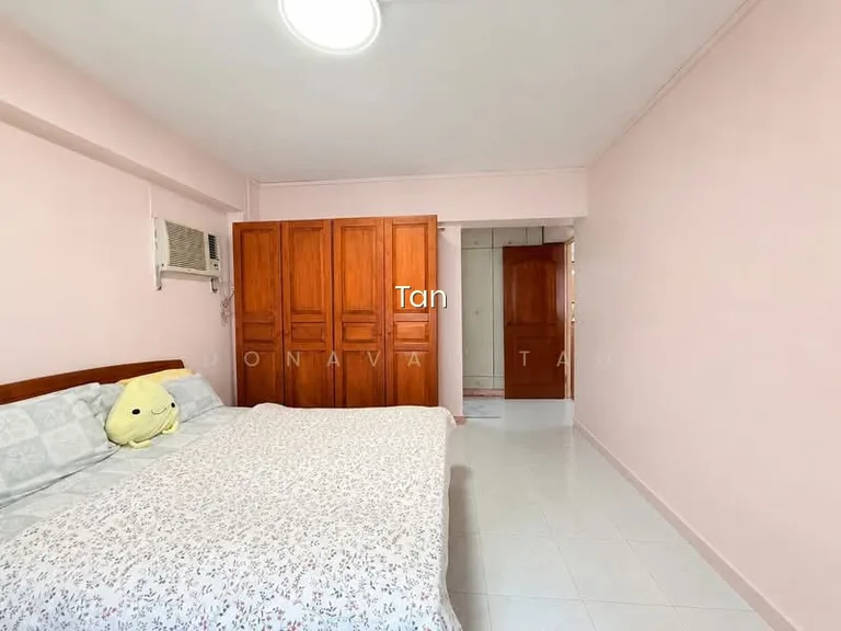 407 Serangoon Avenue 1 image 1 of 9