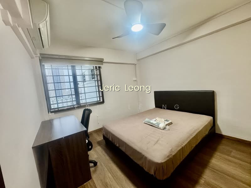 213 LORONG 8 TOA PAYOH image 1 of 10