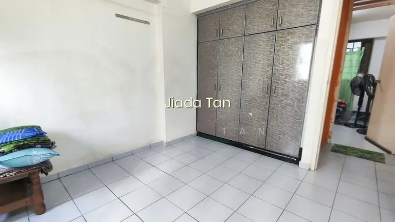 440 Yishun Avenue 11 image 1 of 10