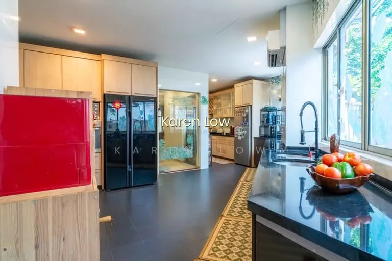 Cheap Corner 3.5 Storey Semi-D Mins to Pasir Panjang MRT image 1 of 10