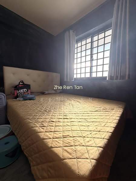 82 WHAMPOA DRIVE image 1 of 6