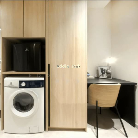 Coliwoo Midtown | 4 MRT Stations at Your Doorstep image 1 of 10