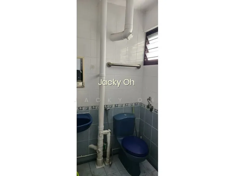 228 Yishun Street 21 image 1 of 10
