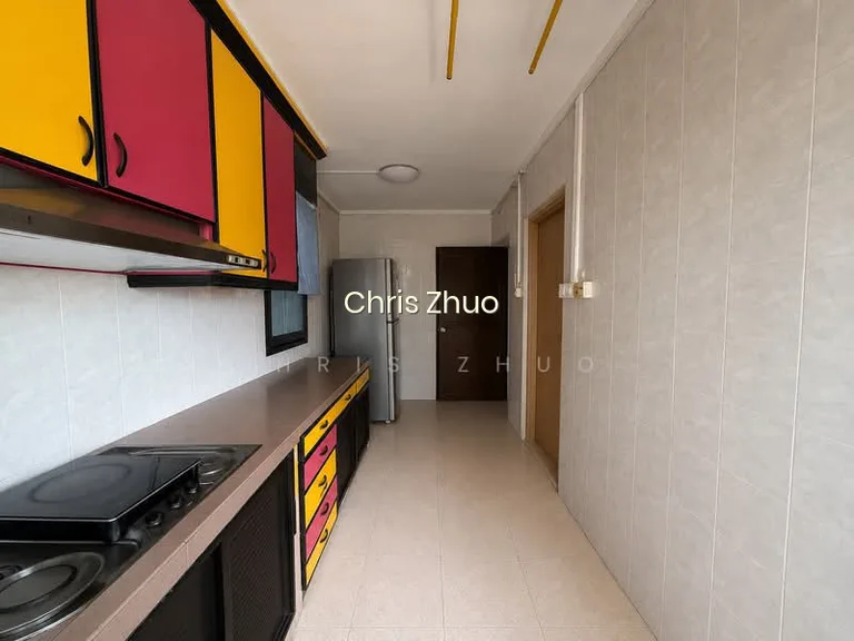 425 Canberra Road image 1 of 10