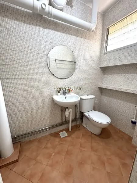 230B Tampines Street 24 image 1 of 5