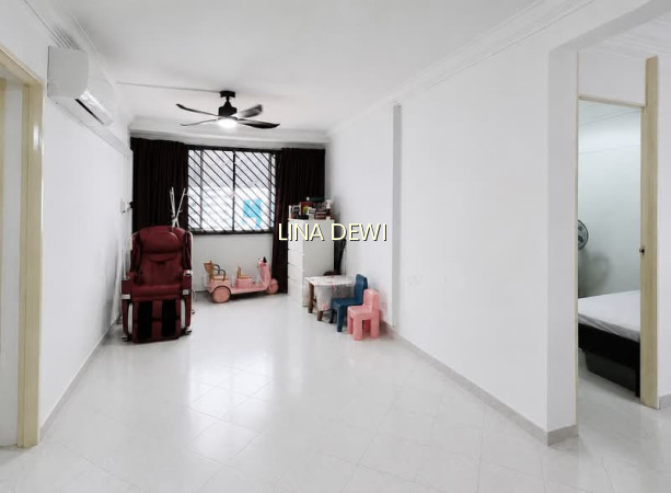 880 Yishun Street 81 image 1 of 10