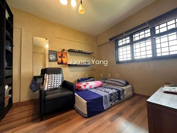 215 Ang Mo Kio Avenue 1 image 1 of 10
