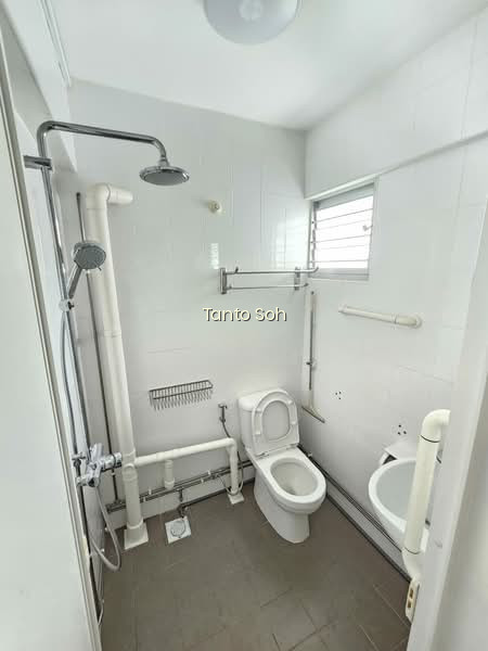 705 BEDOK NORTH ROAD image 1 of 5