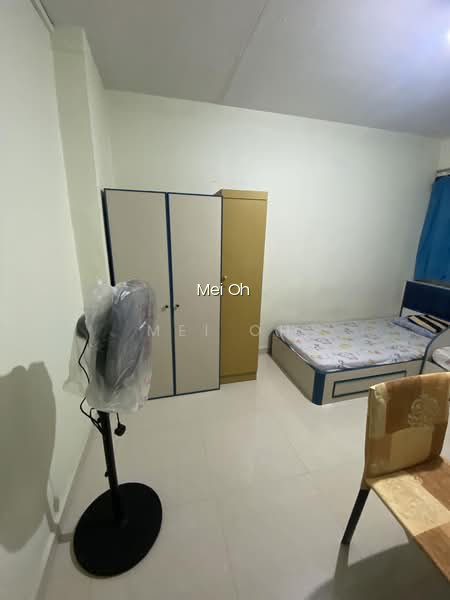 465 TAMPINES STREET 44 image 1 of 8