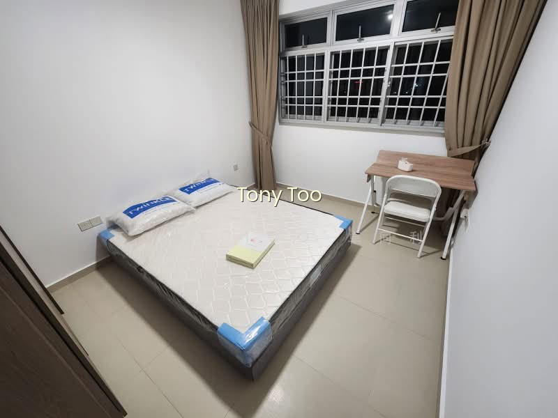 22 TEBAN GARDENS ROAD image 1 of 10